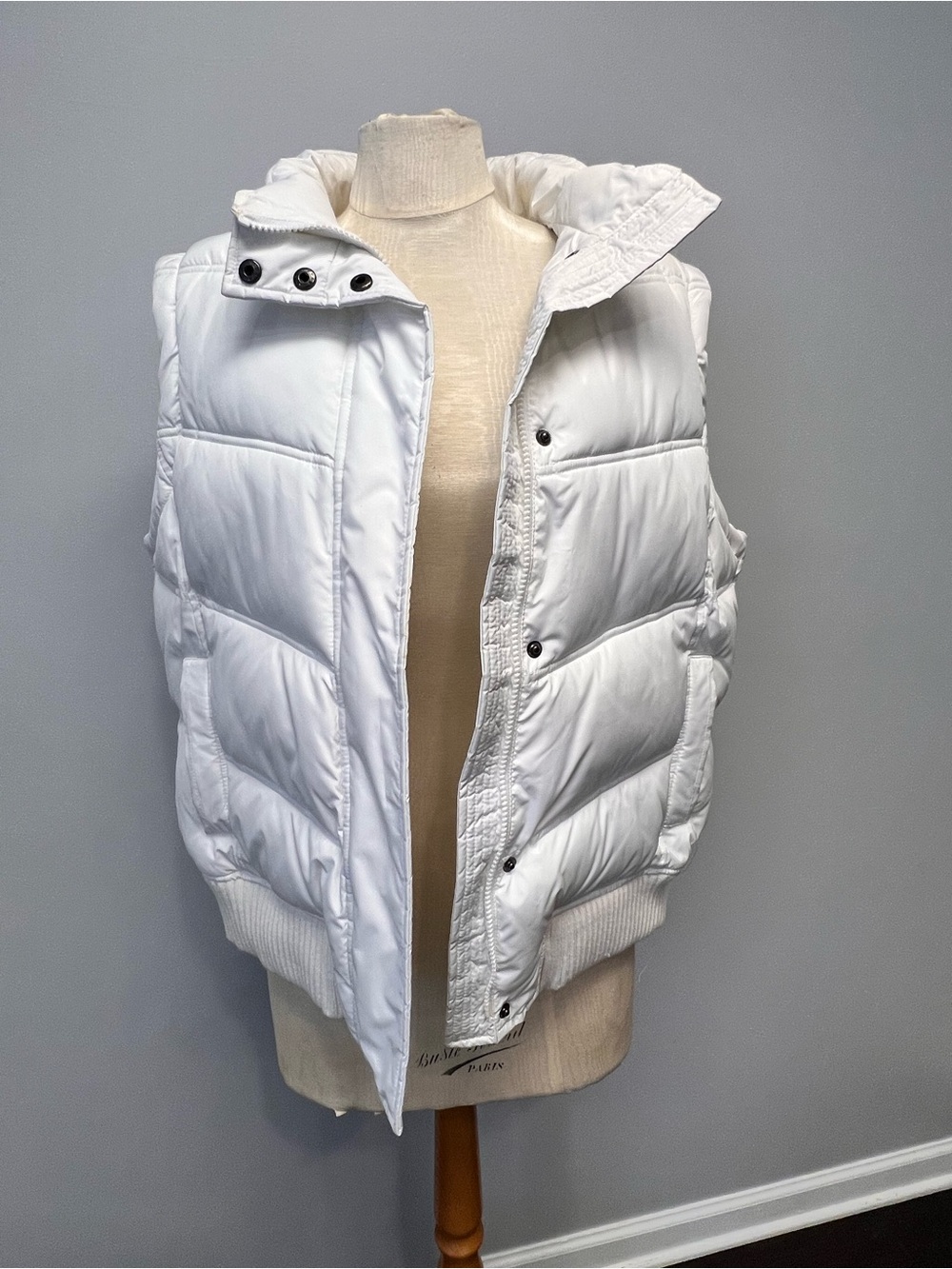 GAP White Quilted Puffer Vest